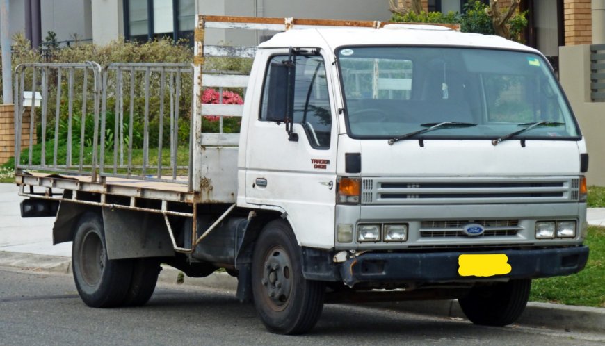 Mazda Shehzore for Rent – The Perfect Vehicle for Heavy Loads