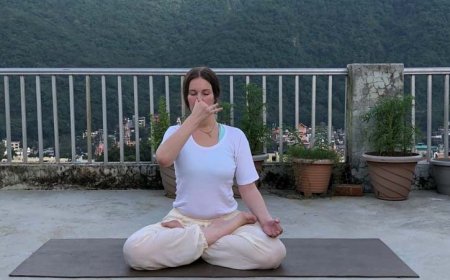 Choosing the Right Yoga Mat: A Guide for Seniors Seeking Comfort and Stability