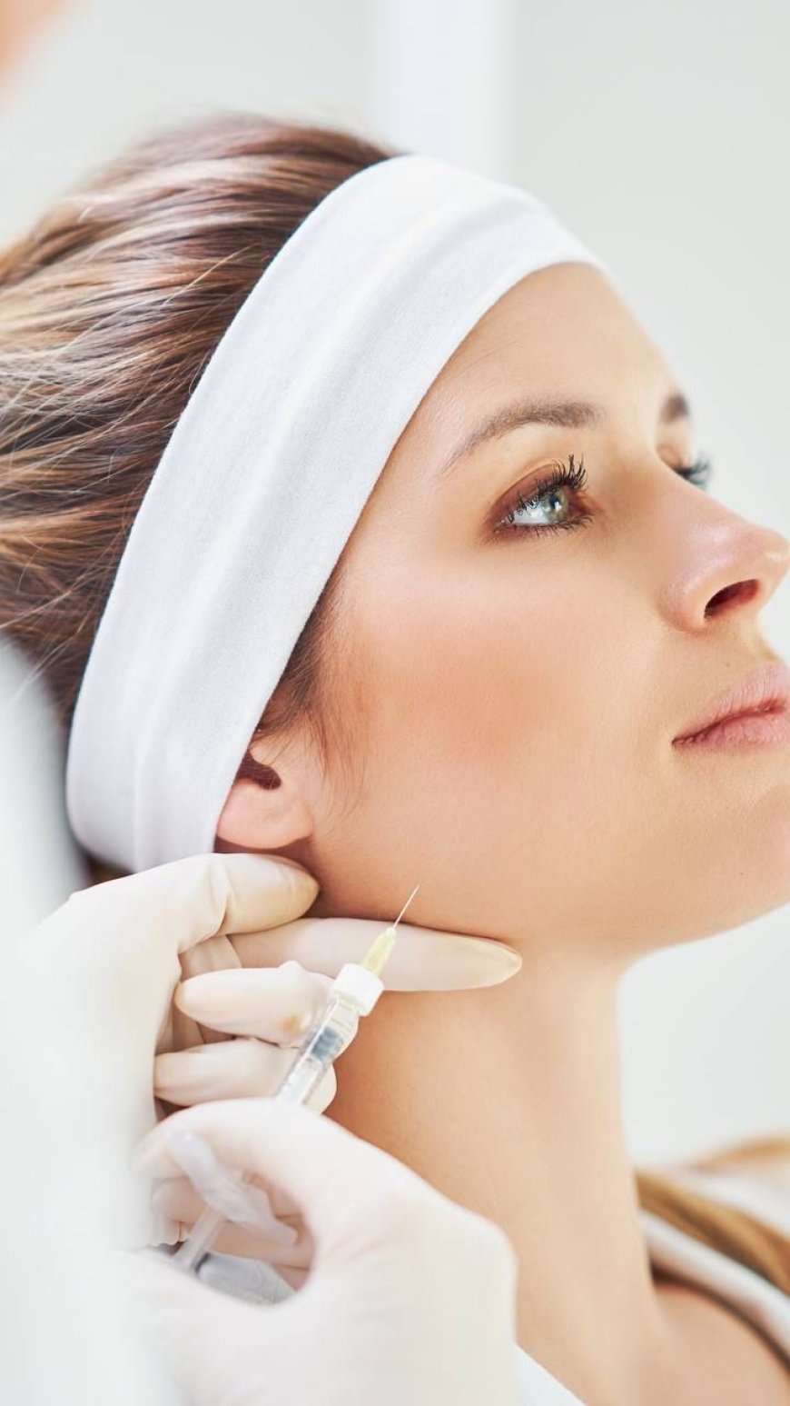 What Skin Issues Do Riyadh Dermatologists Treat?